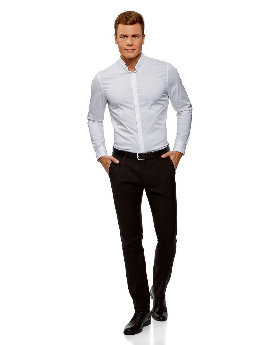 Белая блузка и черные брюки