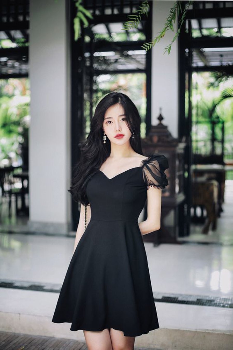 Платье из блестящей ткани