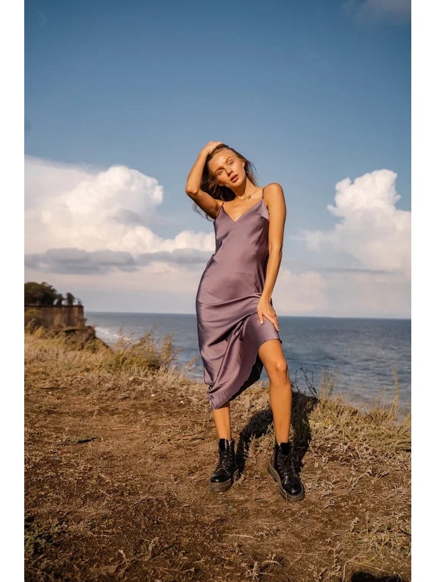 Платье из шелка