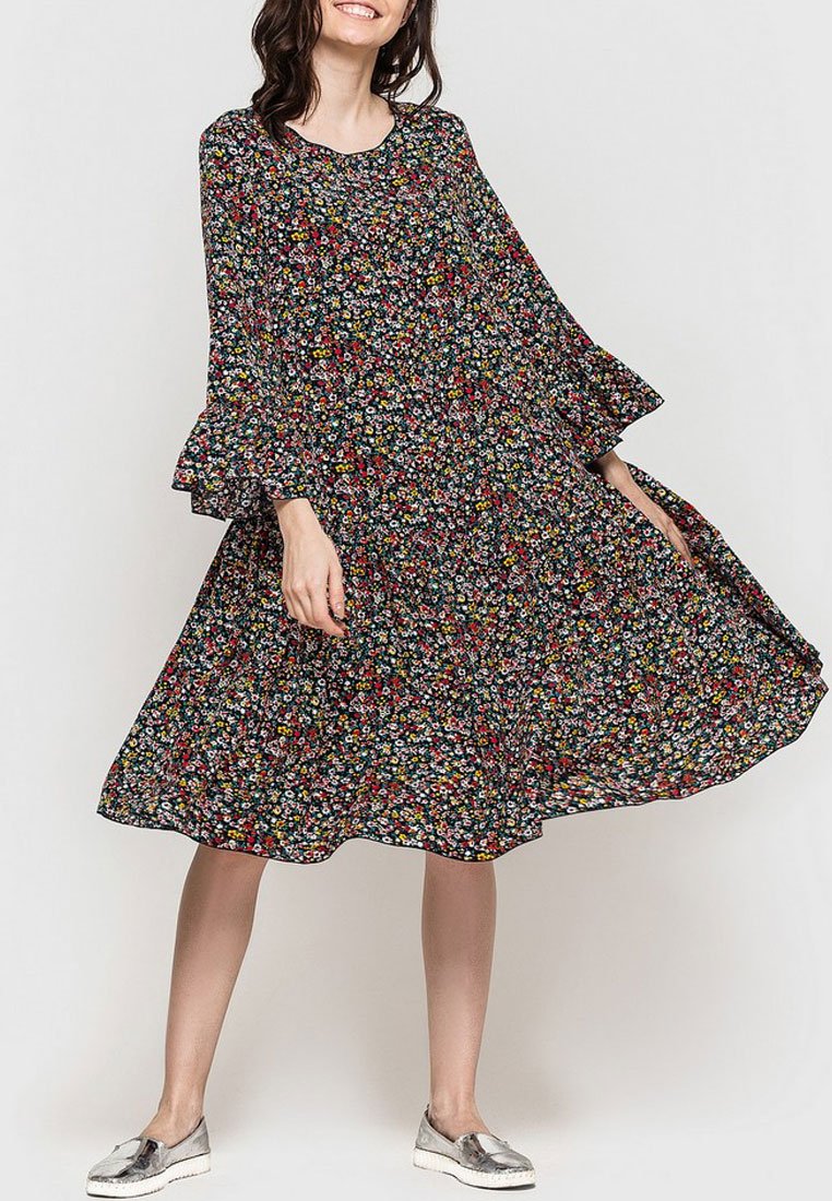 Нарядное платье из штапеля