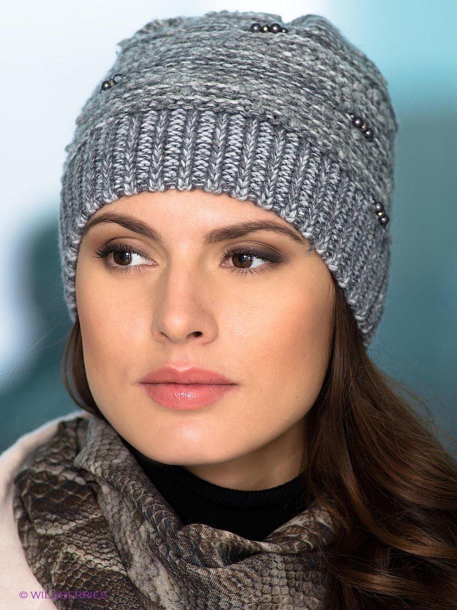 Вязаная шапка с отворотом