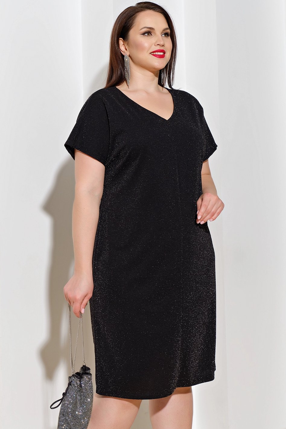 Украшение под черную блузку