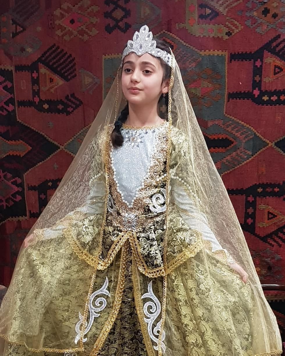 Азейбарджан национальный костюм