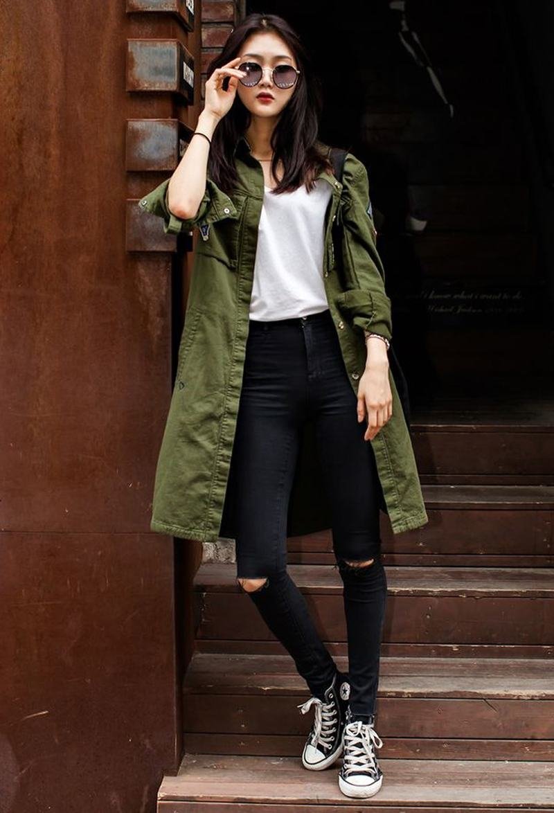 Синяя куртка и шапка