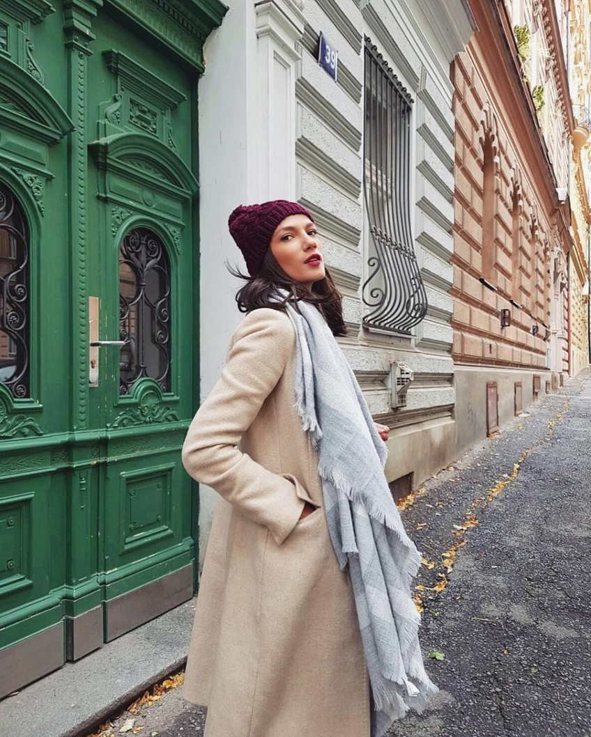 Пальто и шляпа