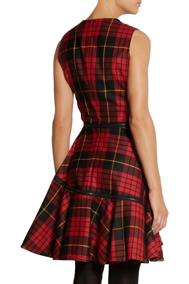 Платье в красную клетку