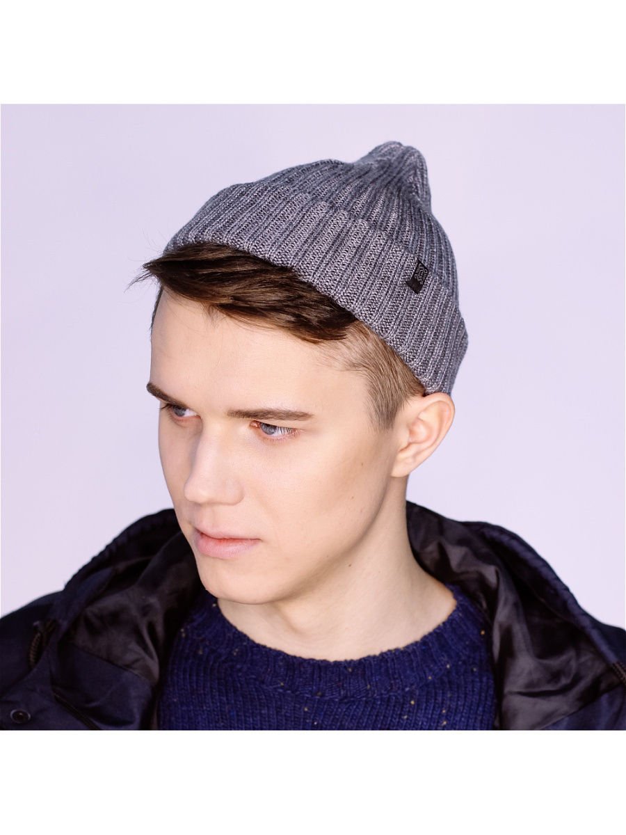 Женские шапки шитые