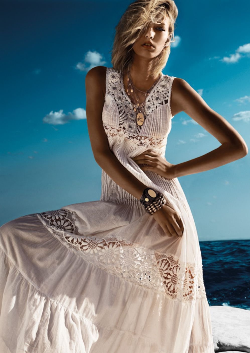 Белая юбка в стиле бохо