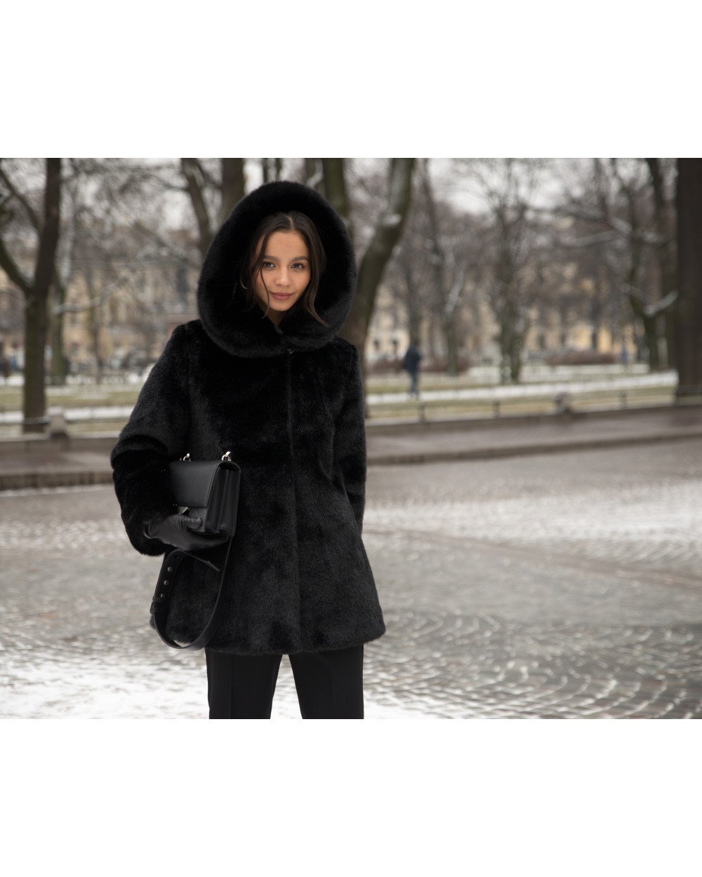 Эко шуба черная с капюшоном