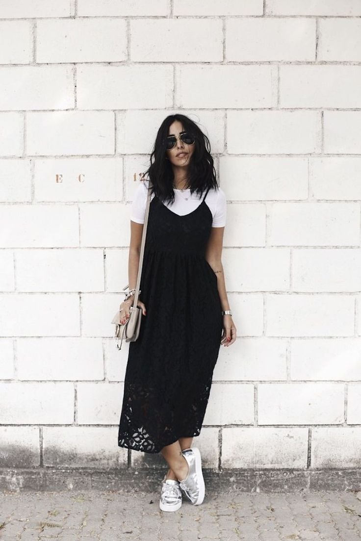 Черное спортивное платье облегающее