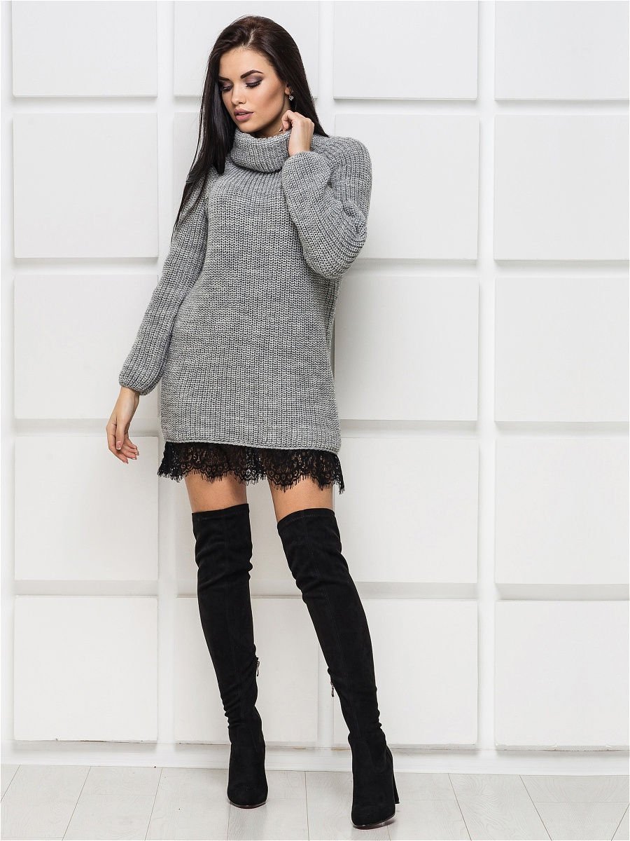 Трикотажное платье с кружевом внизу