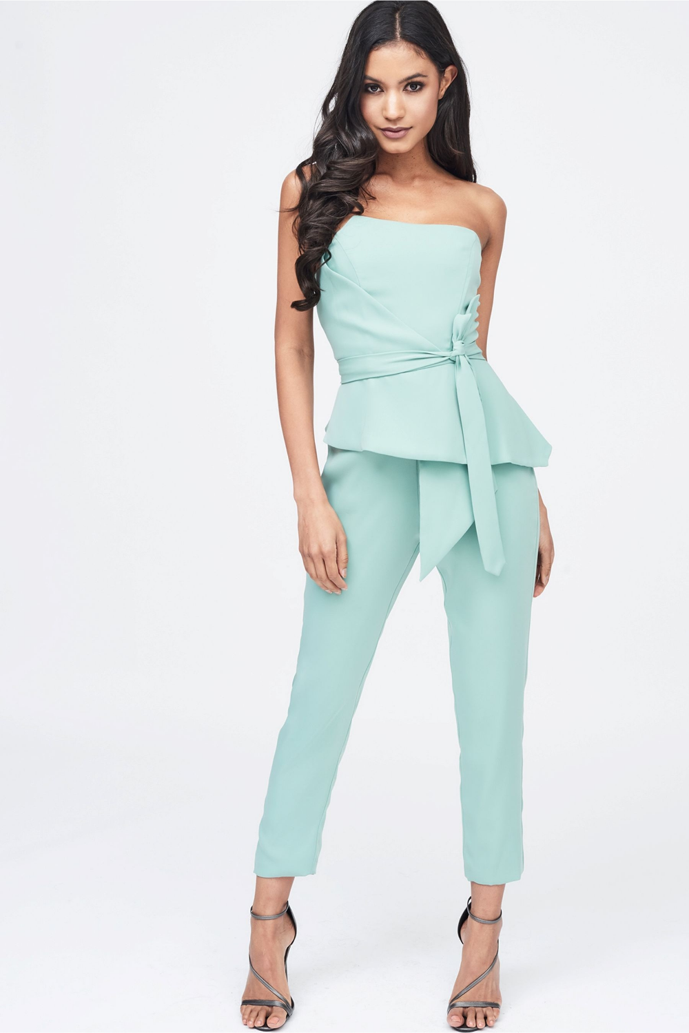 Бордовый брючный костюм женский