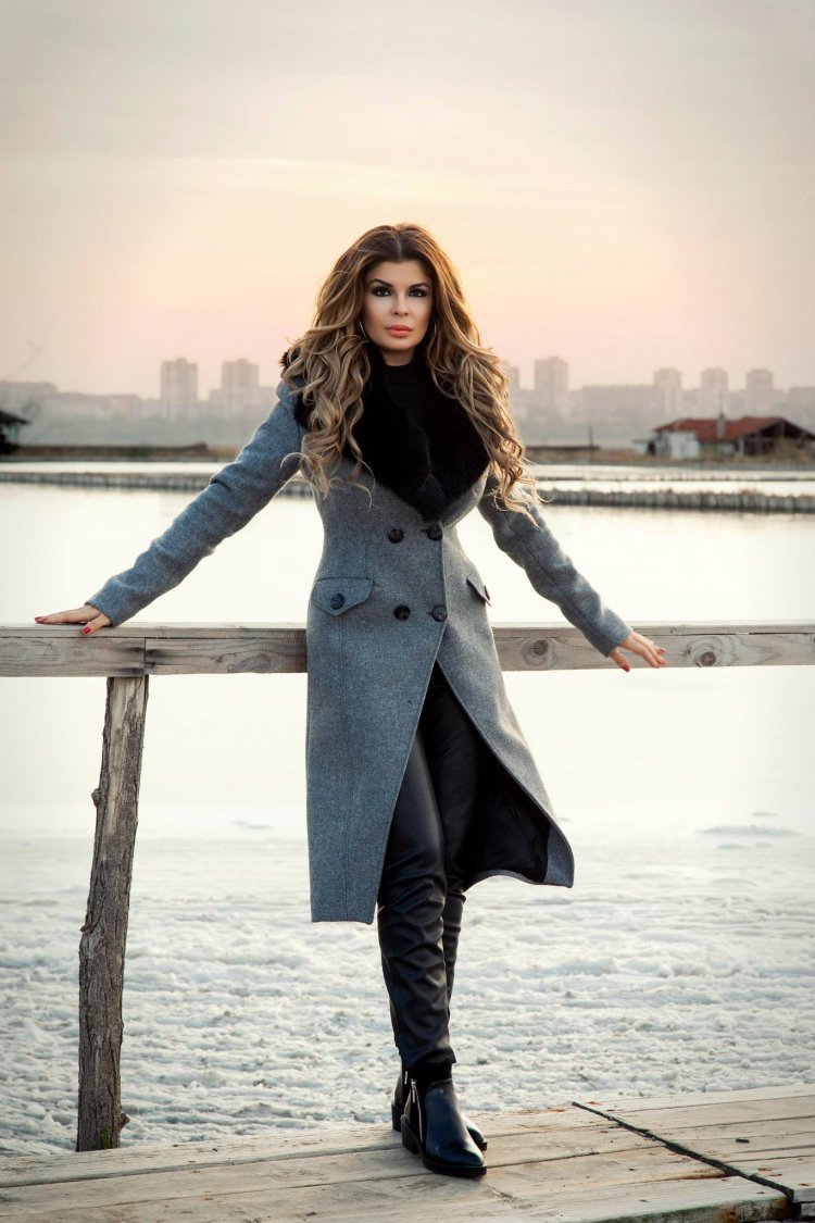 Фотосессия с зонтом осенью