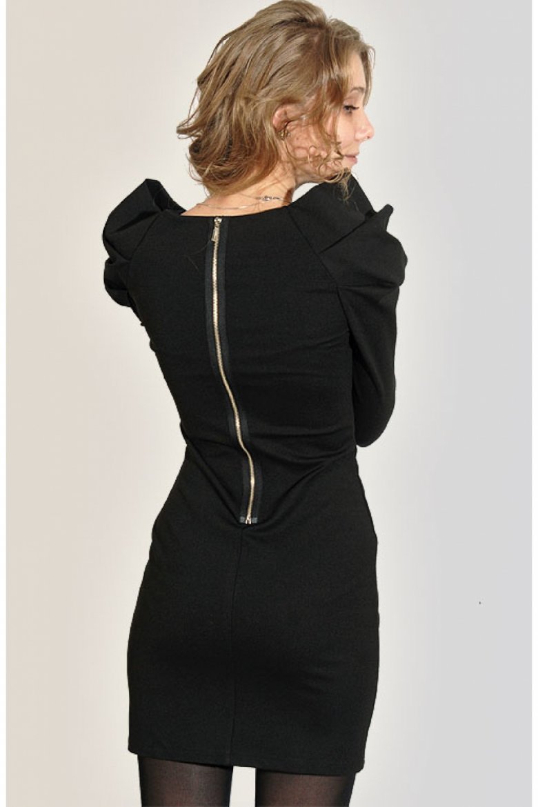 Черное платье с застежкой сзади