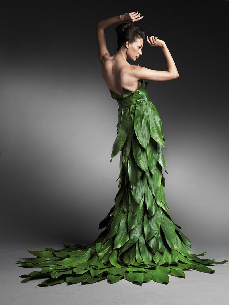 Осеннее платье из природного материала