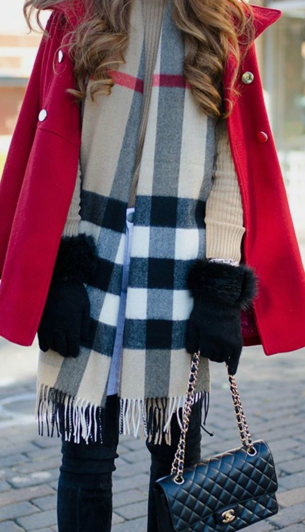 Обувь к красному пальто