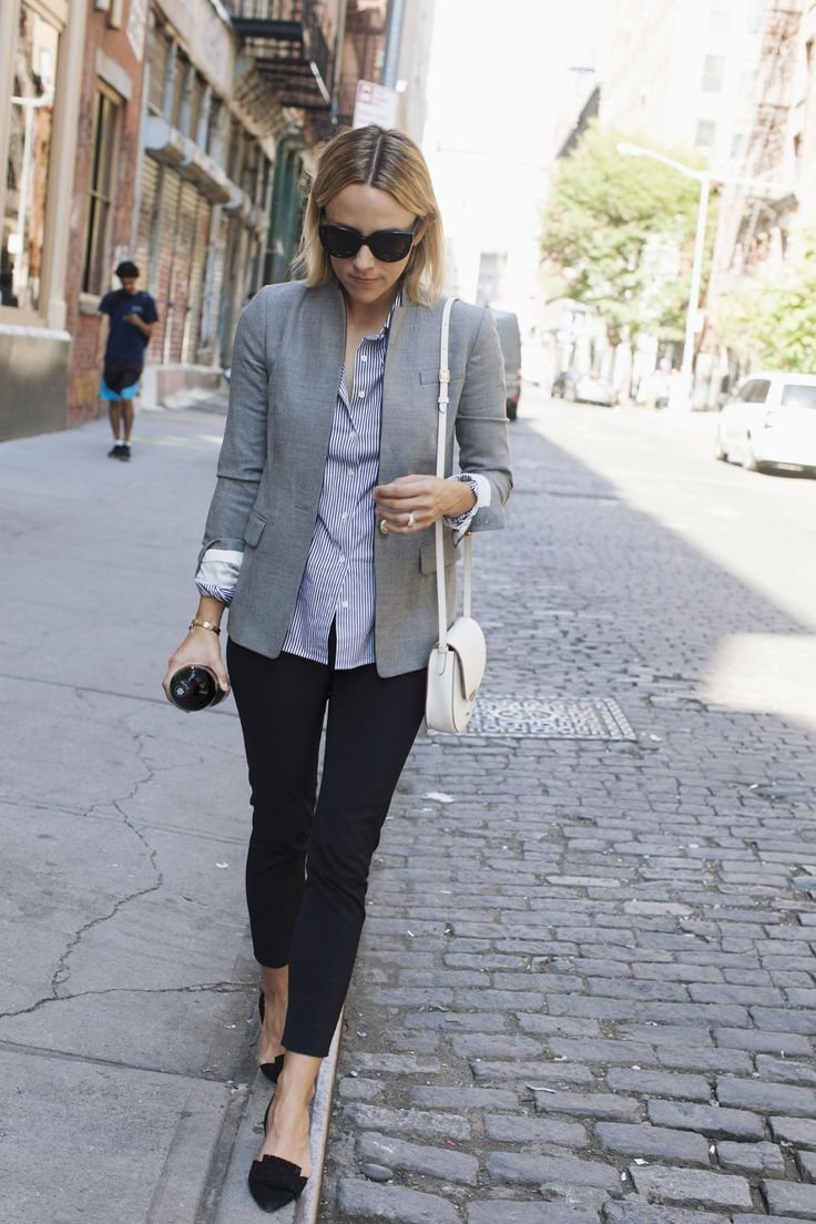 Серый блейзер Zara