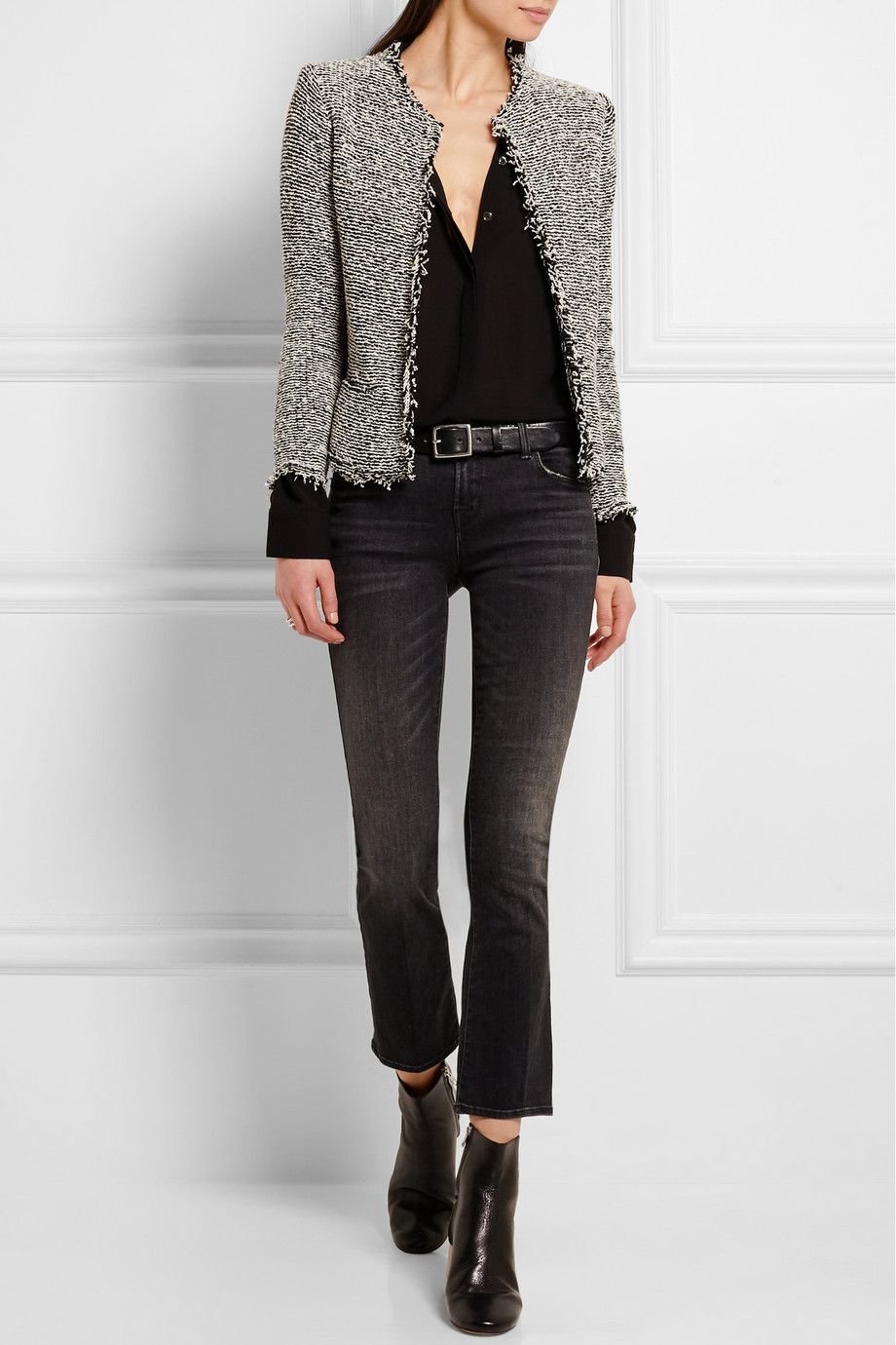 Пиджак с кроссовками женский