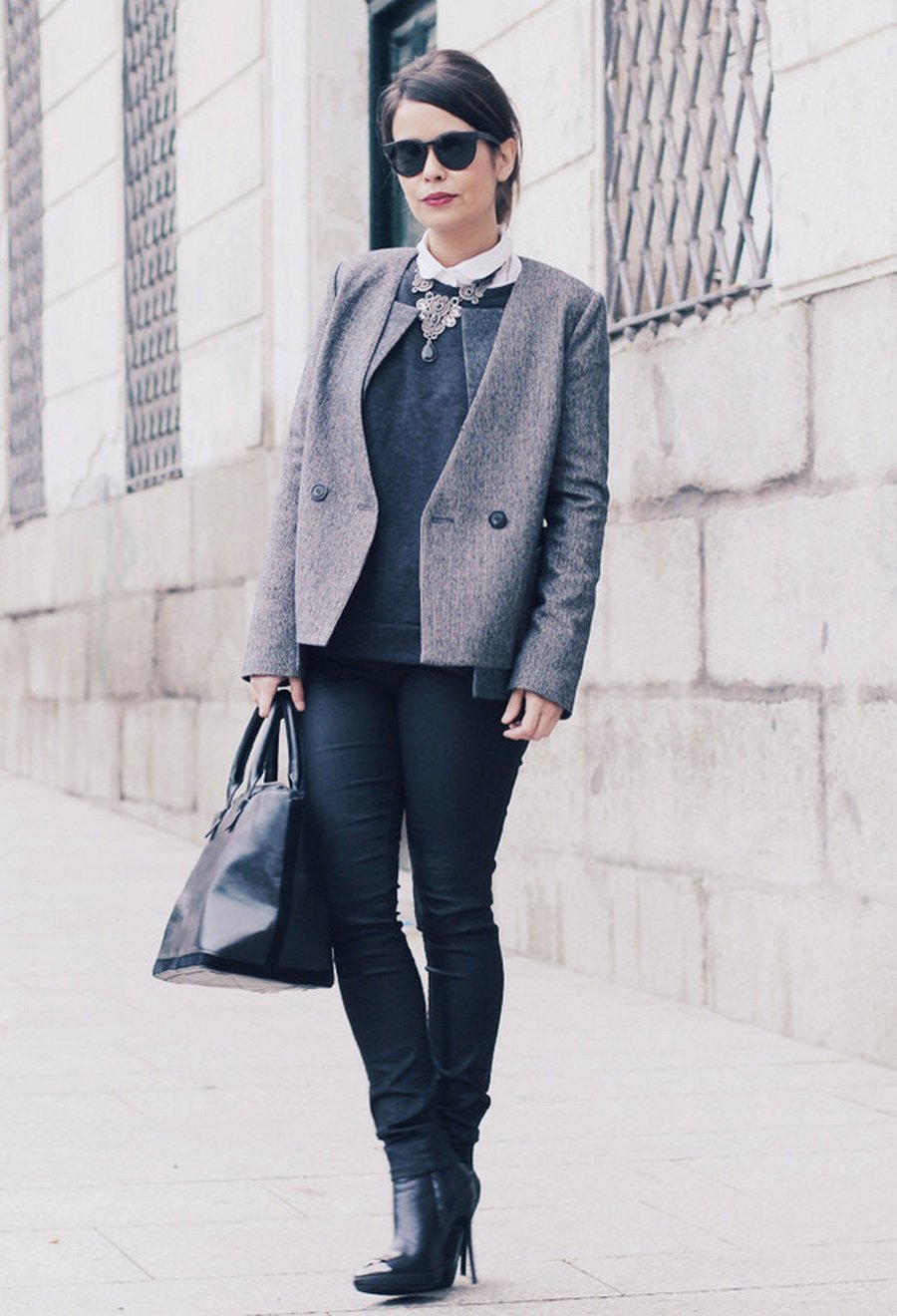 Темно серый костюм мужской