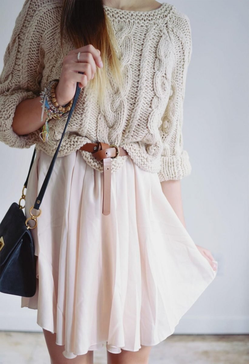 Легкое платье со свитером