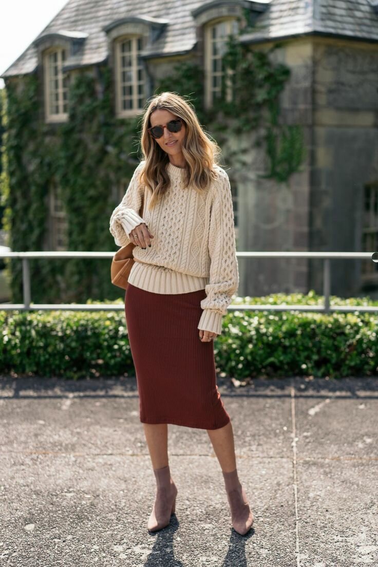 Серая юбка карандаш с водолазкой