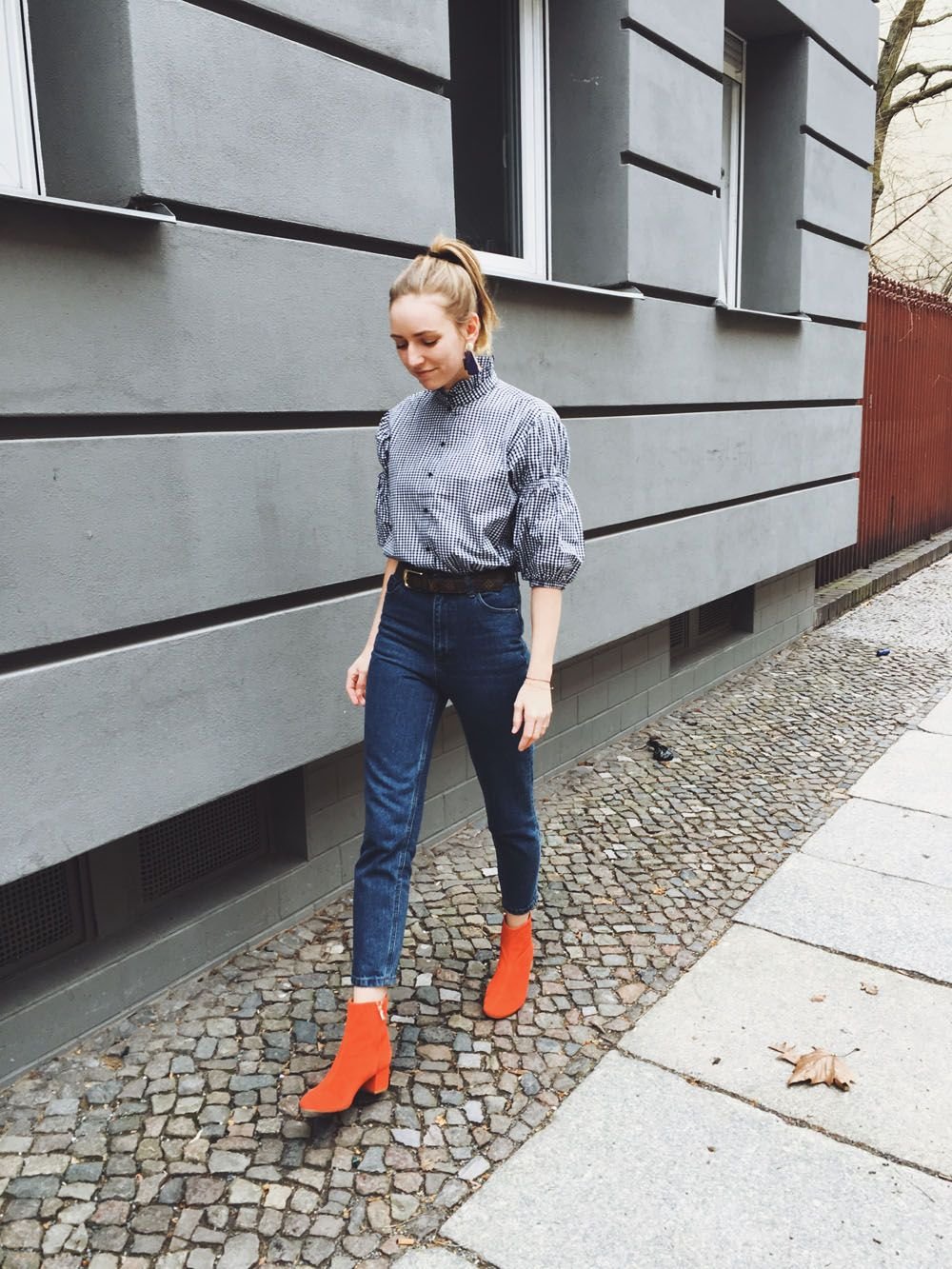 Джинсы бойфренды с баиальонами