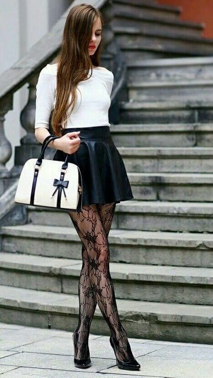 Кожаная юбка с водолазкой