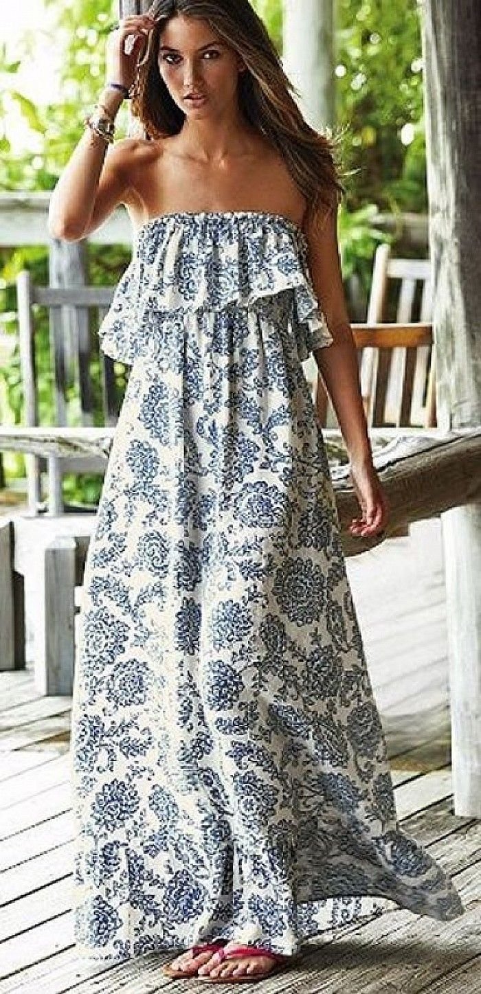 Платье без бретелек на резинке