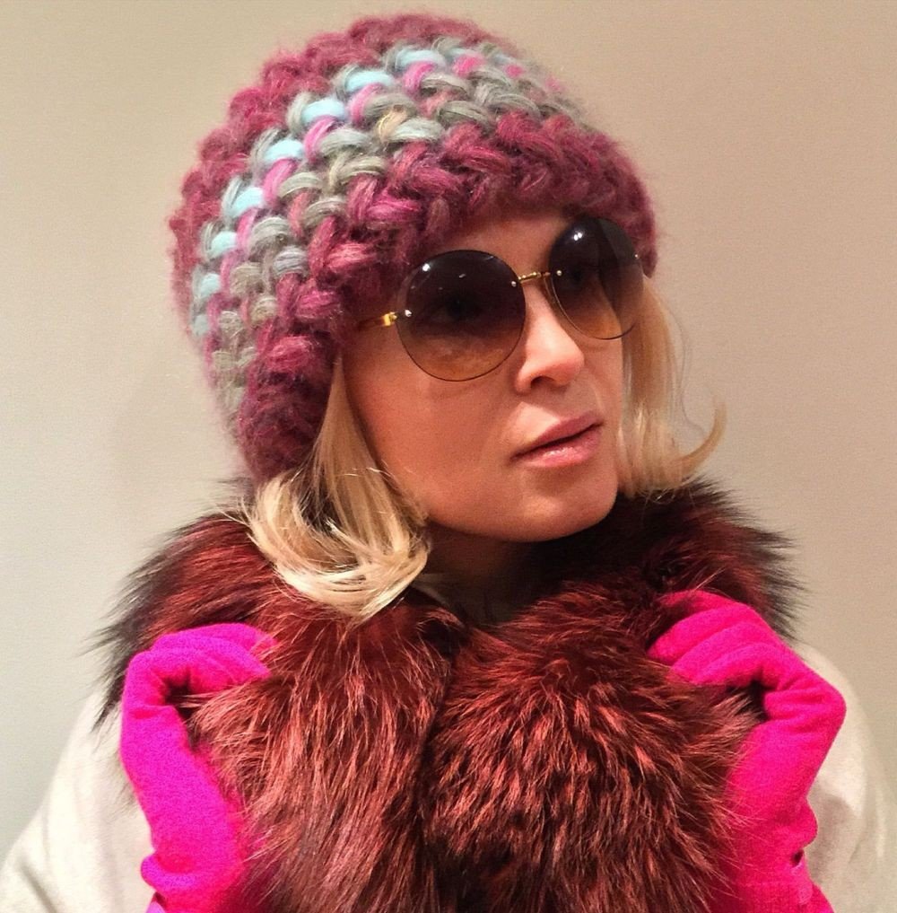 Шапка из велюровой пряжи