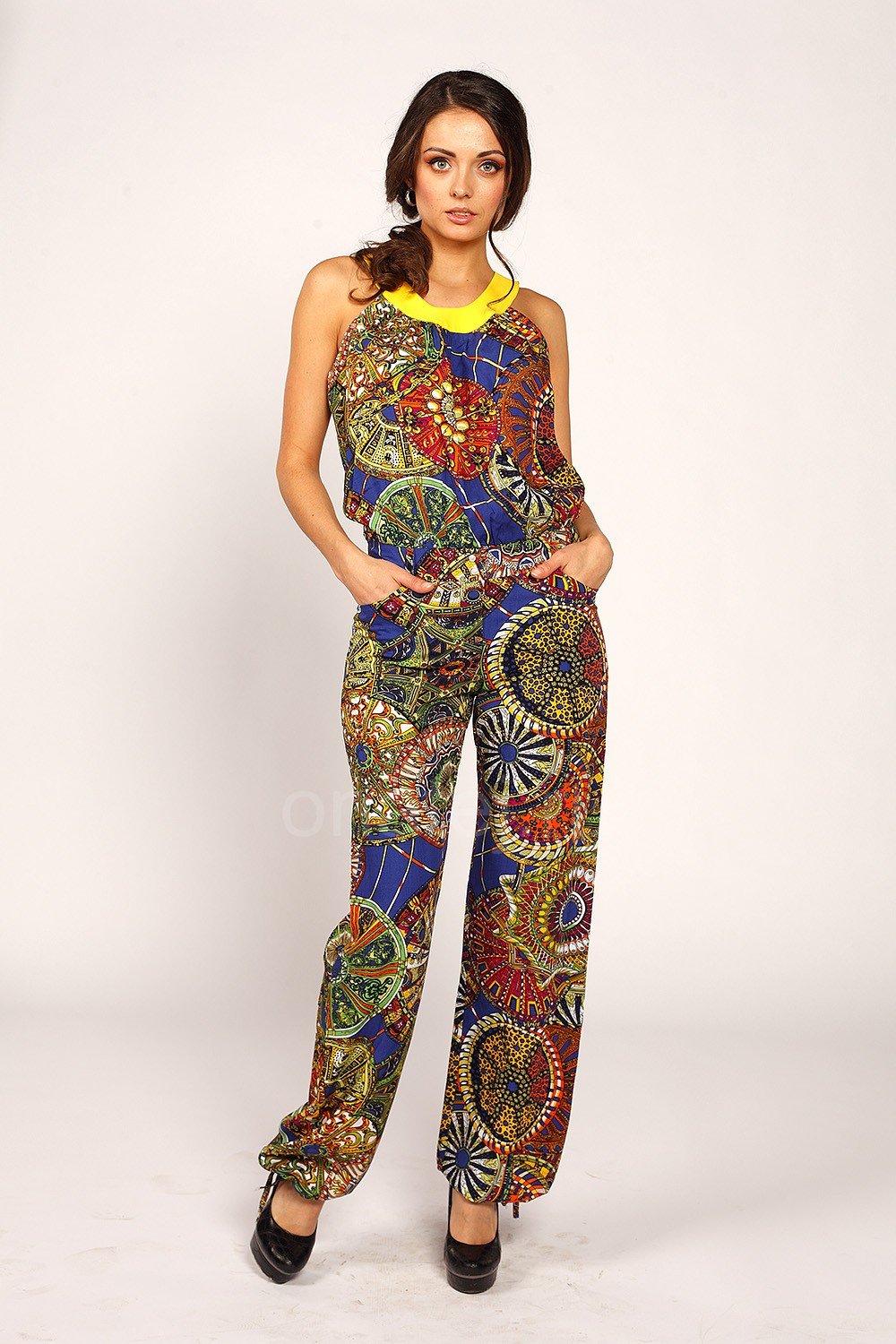 Штапельные костюмы женские