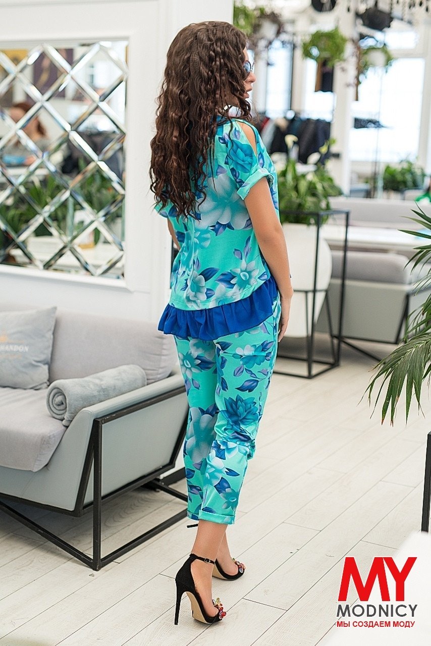 Брючный костюм из штапеля