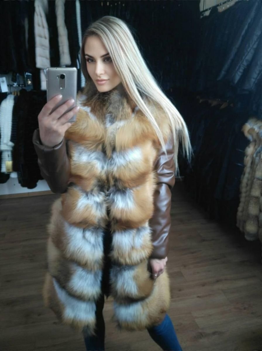 Кожаная куртка с мехом женская