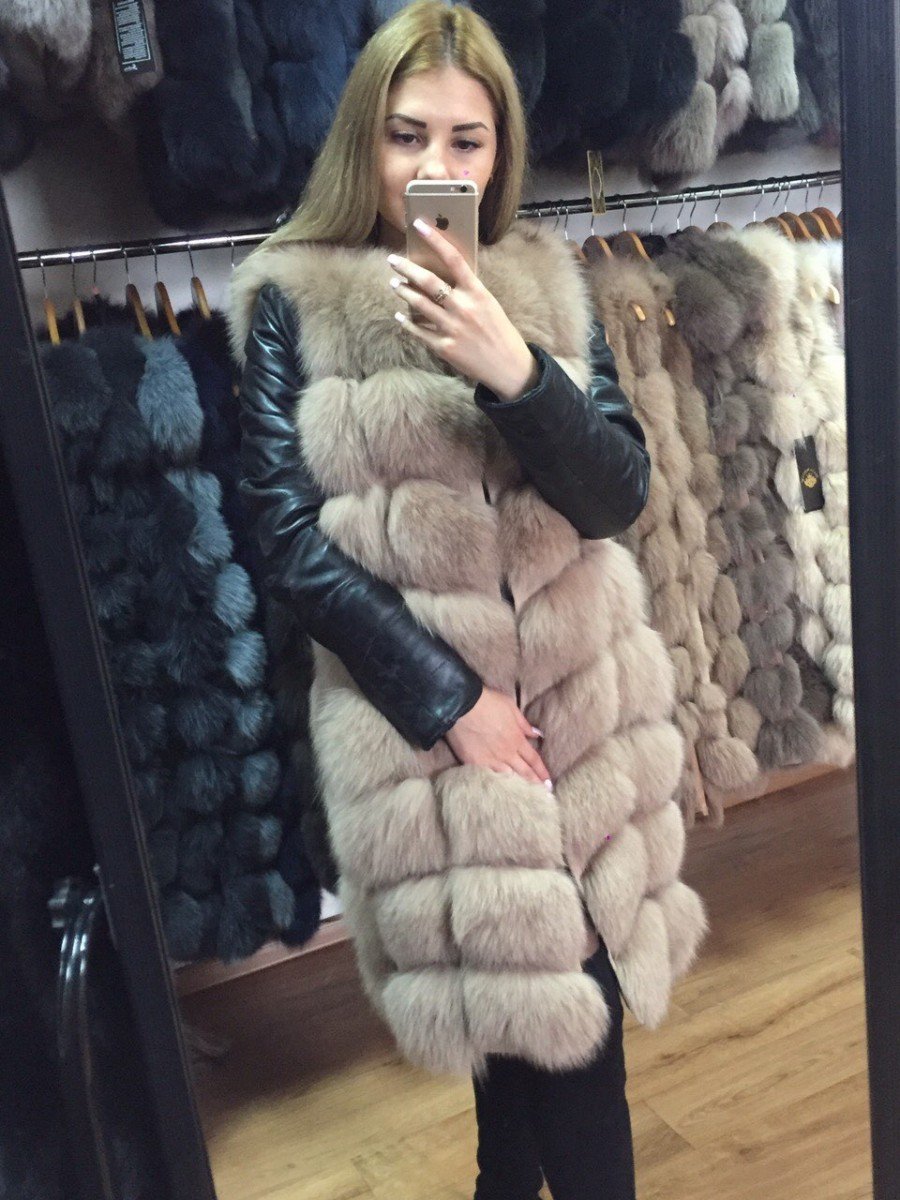 Шуба серая полосатая с капюшоном