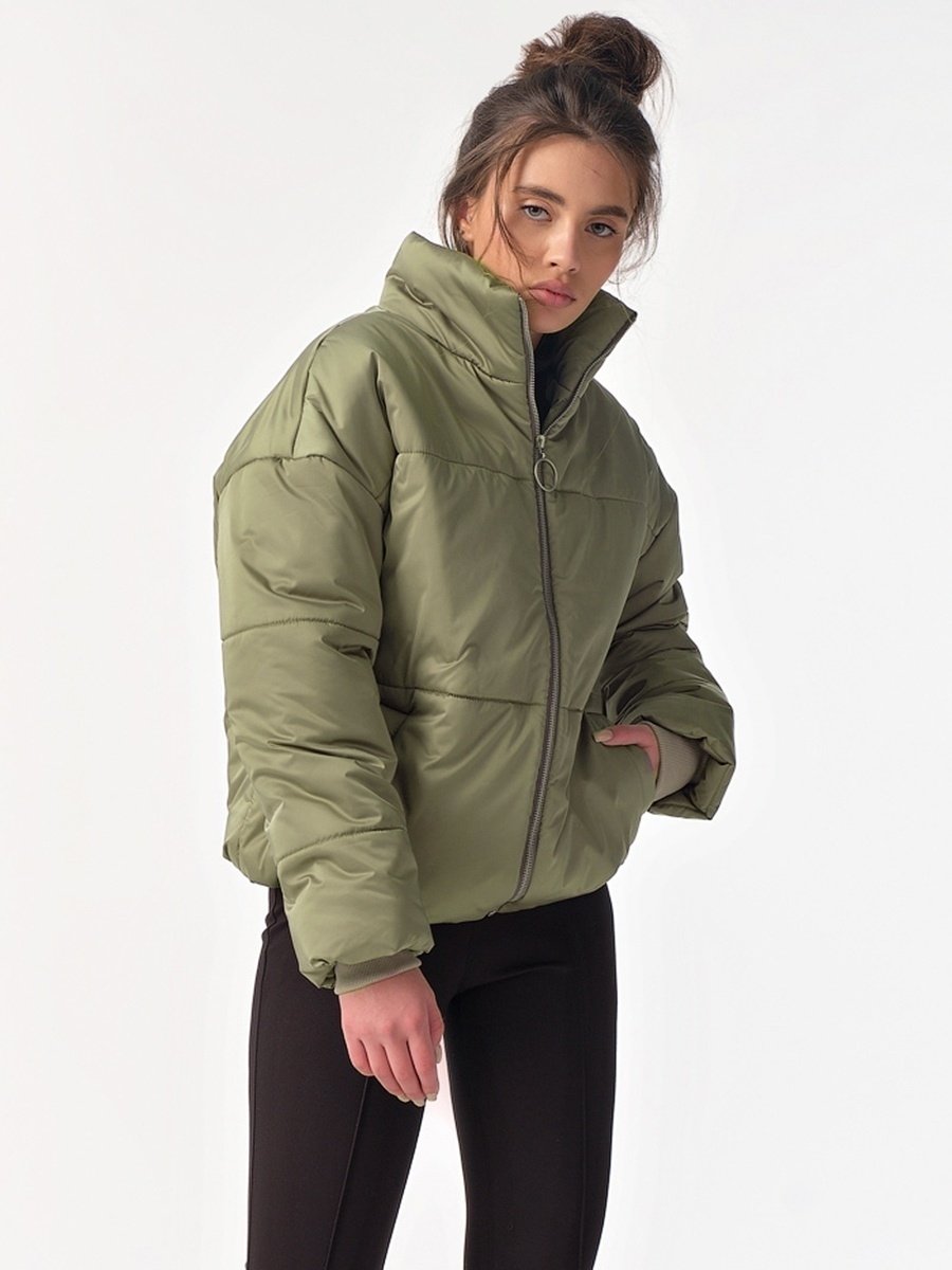 Парка оливкового цвета