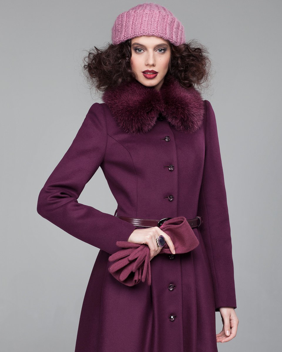 Шапка к бордовому пальто