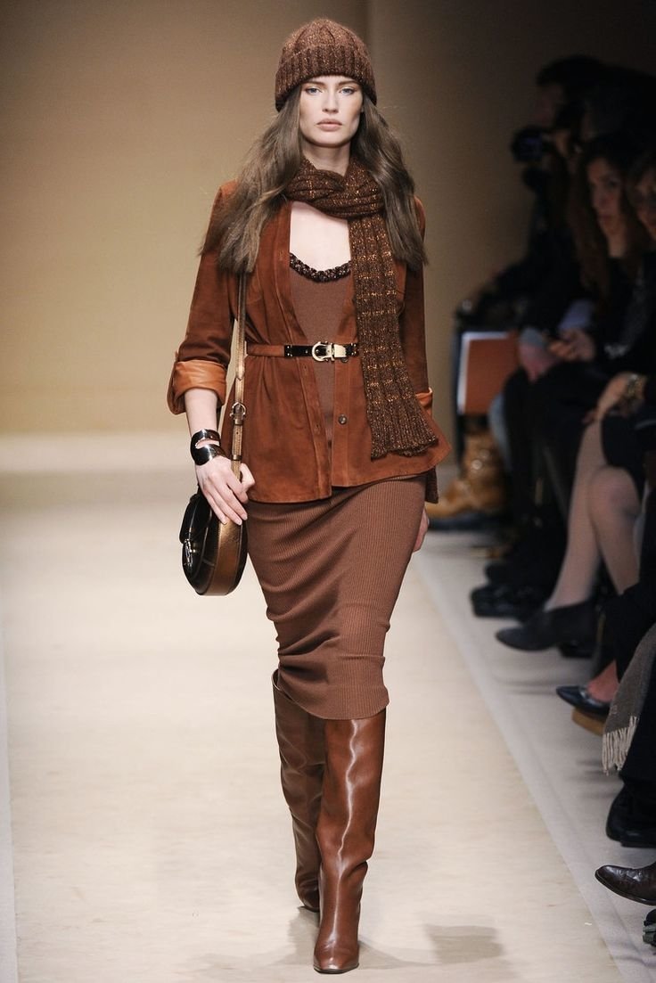 Бежевые костюмы для женщин