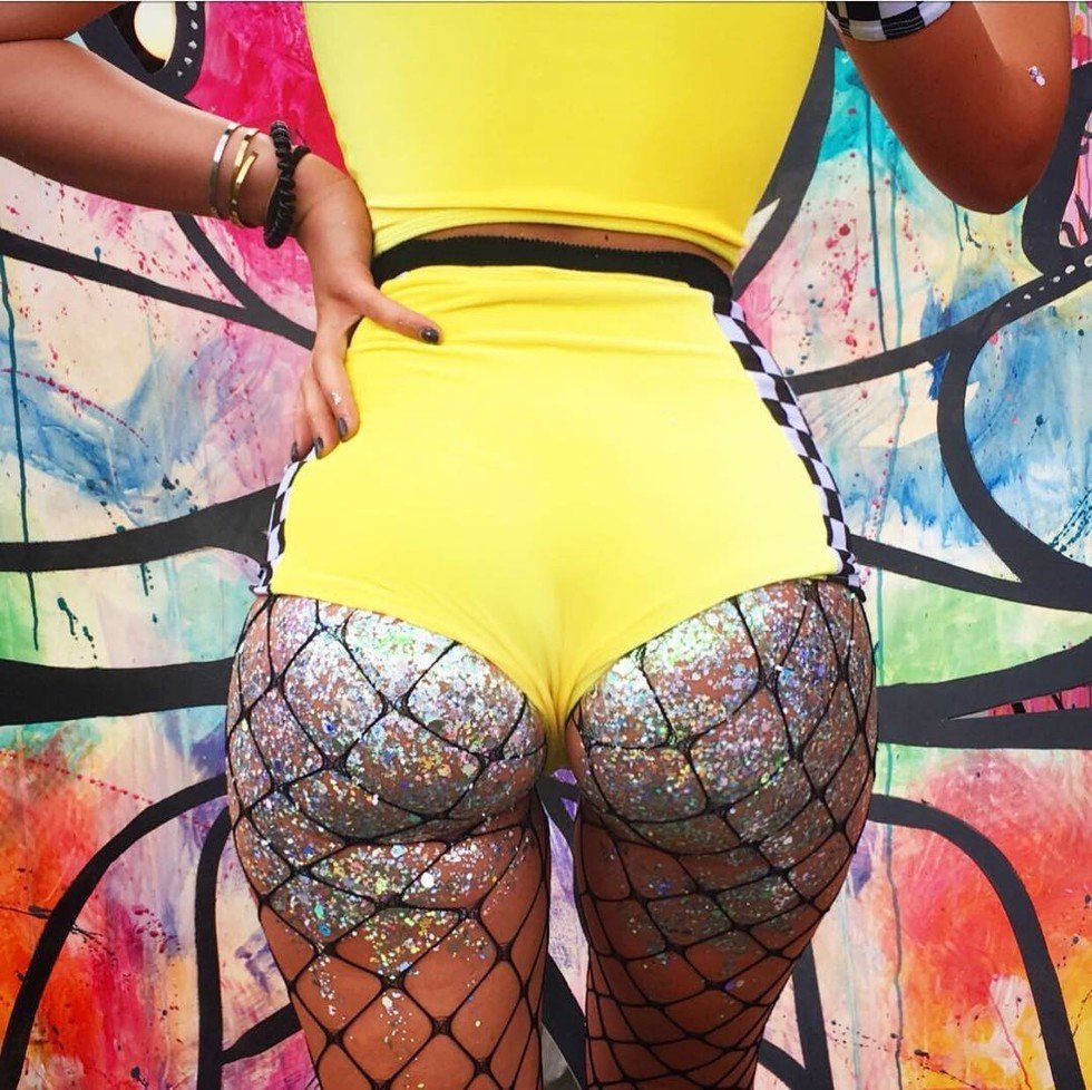 Анна Нистром в леггинсах