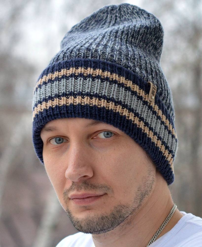 Шапка с пумпономмужская