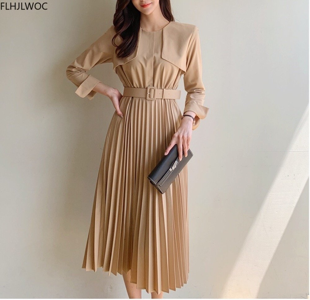 Платья из плиссированной ткани 2021