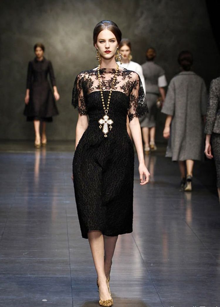 Шелковое платье Dolce Gabbana миди