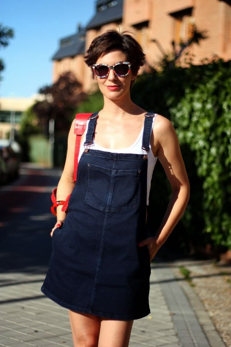 Платье на бретельках с футболкой