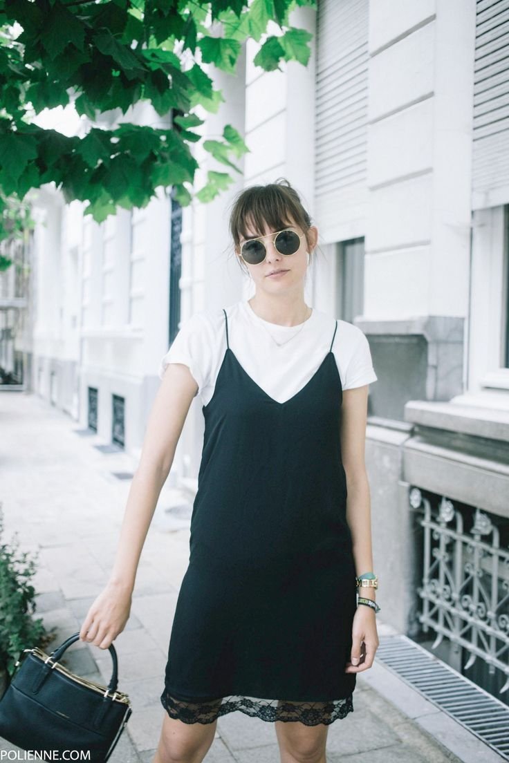 Платье поверх футболки