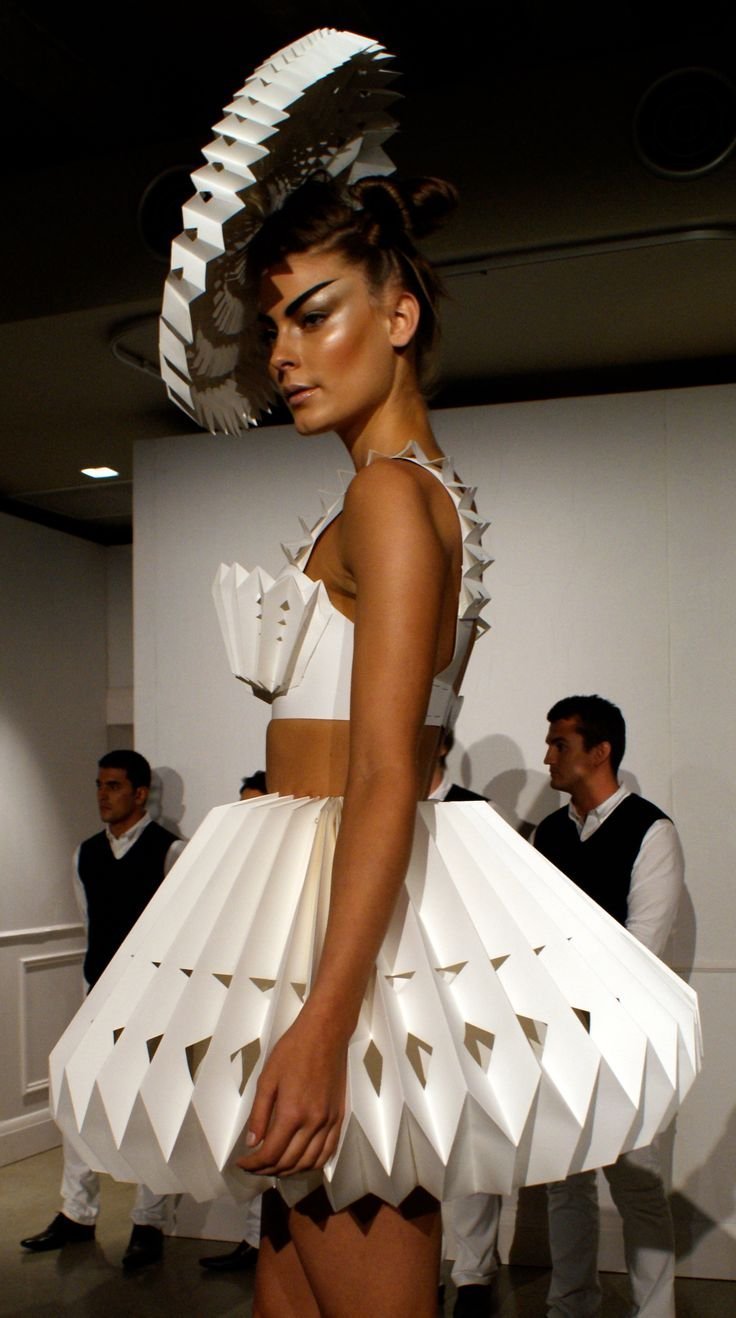 Платья из нестандартных материалов