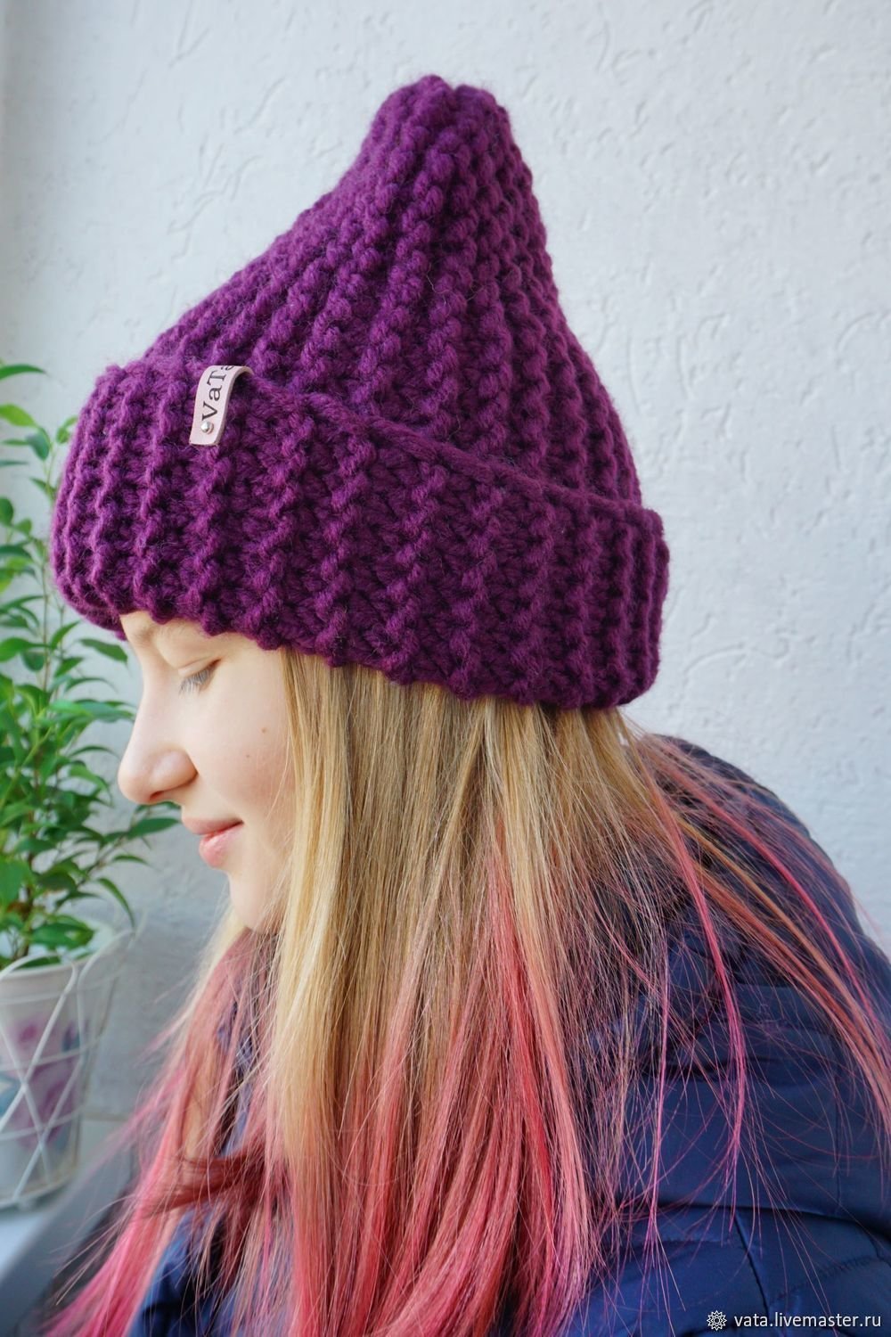 Шапка конусом вязаная спицами