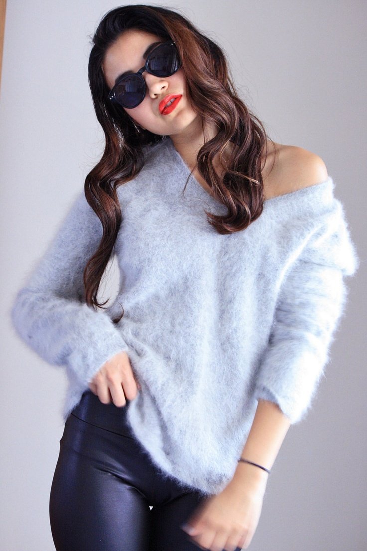 Белая вязаная кофта