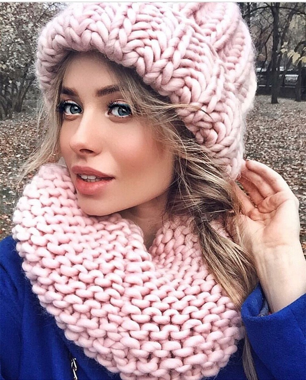 Светлана Коломиец шапка с аранами