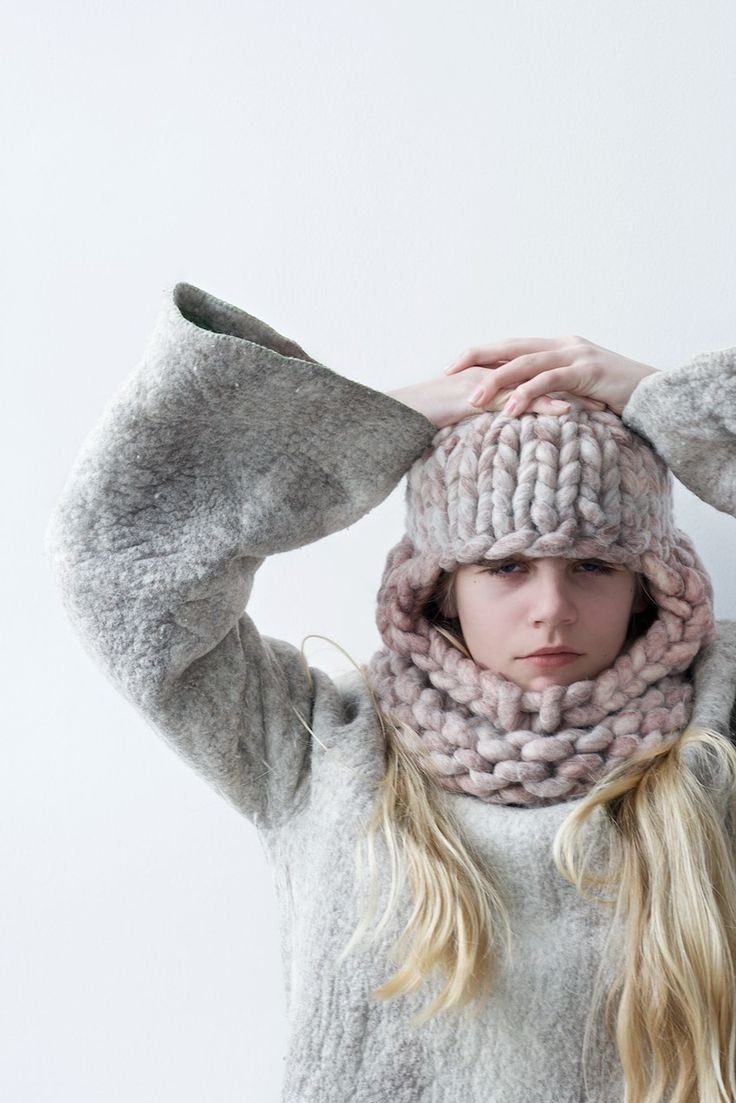 Шапка из велюровой пряжи