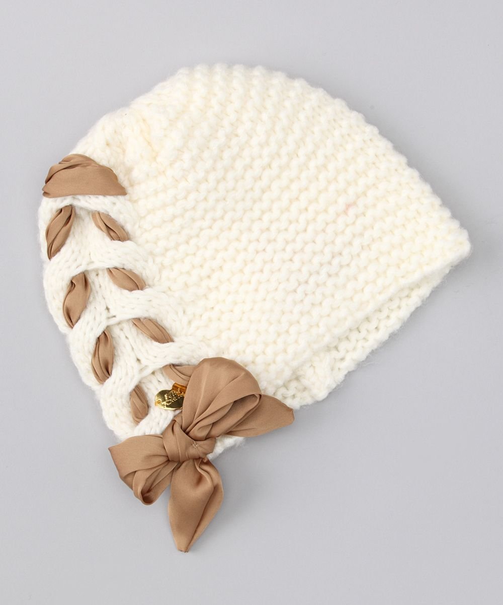 Необычная шапка спицами женская