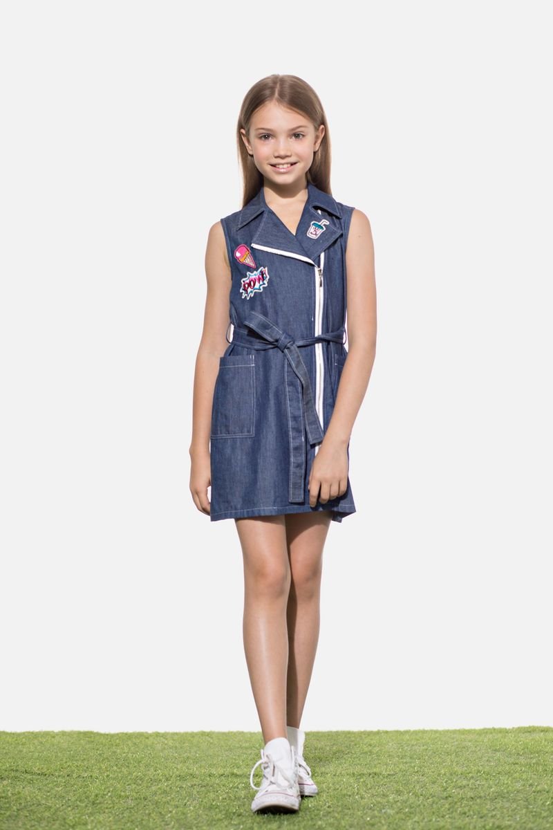 Дочь в сарафанчике