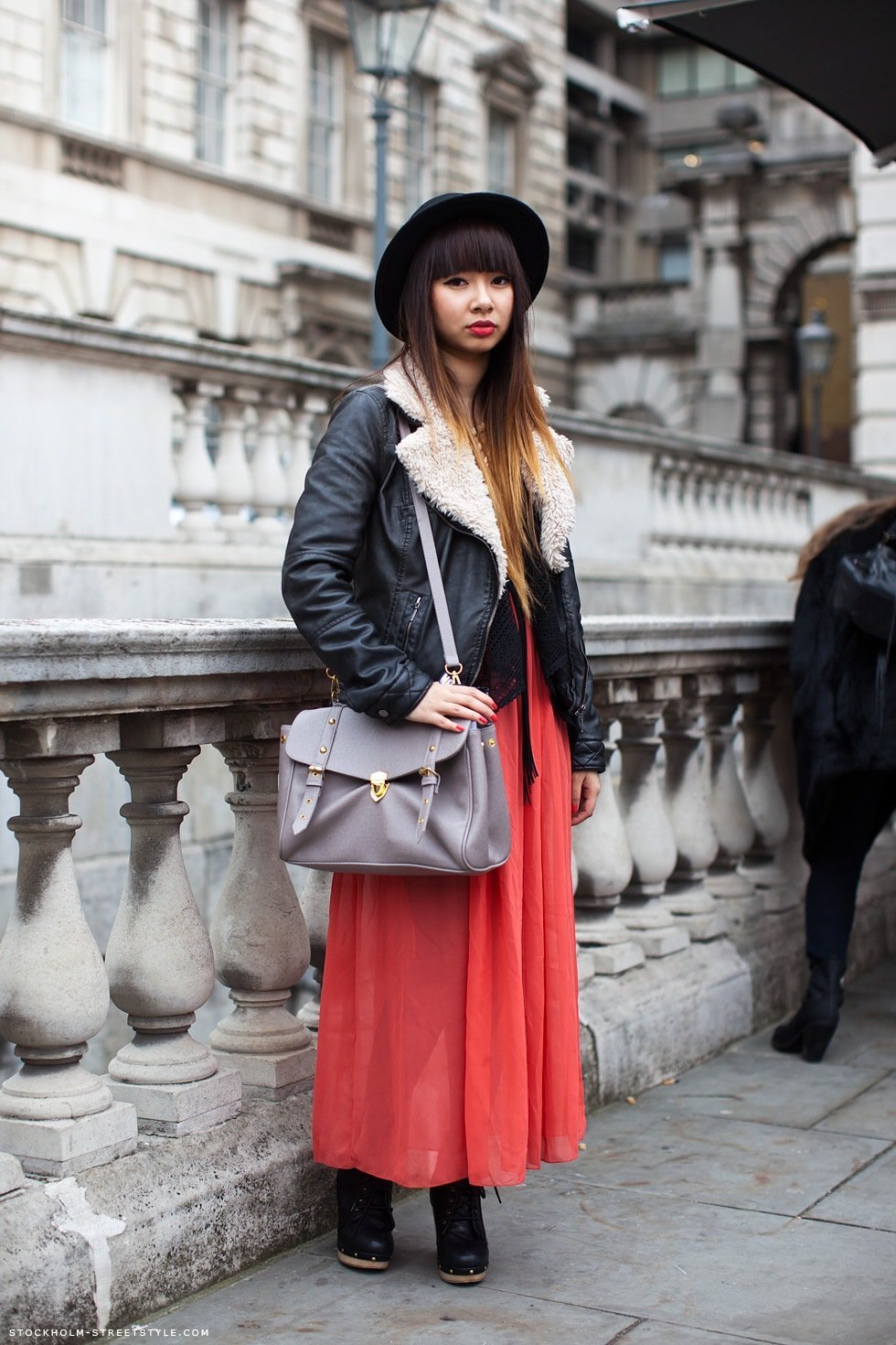 Стиль глэм рок в одежде девушки